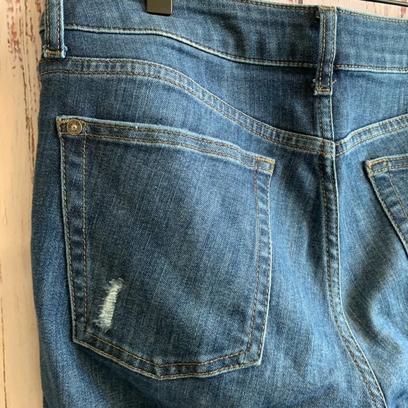 “Margaux” Insta-Sculpt Skinny Jeans in “Breeze” { DL 1961 } - Picture 7 of 15